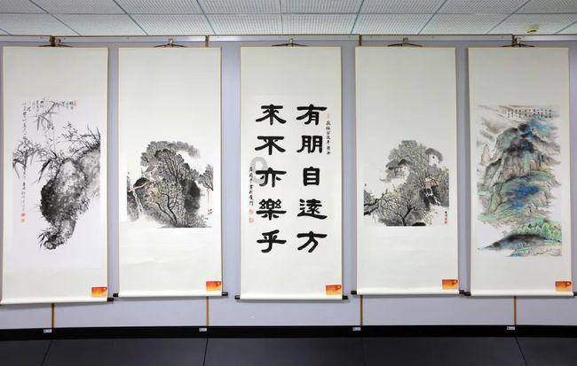 修一座桥实际用了2400元实际比计划多用1/7实际比计划多用多少元？游戏画面